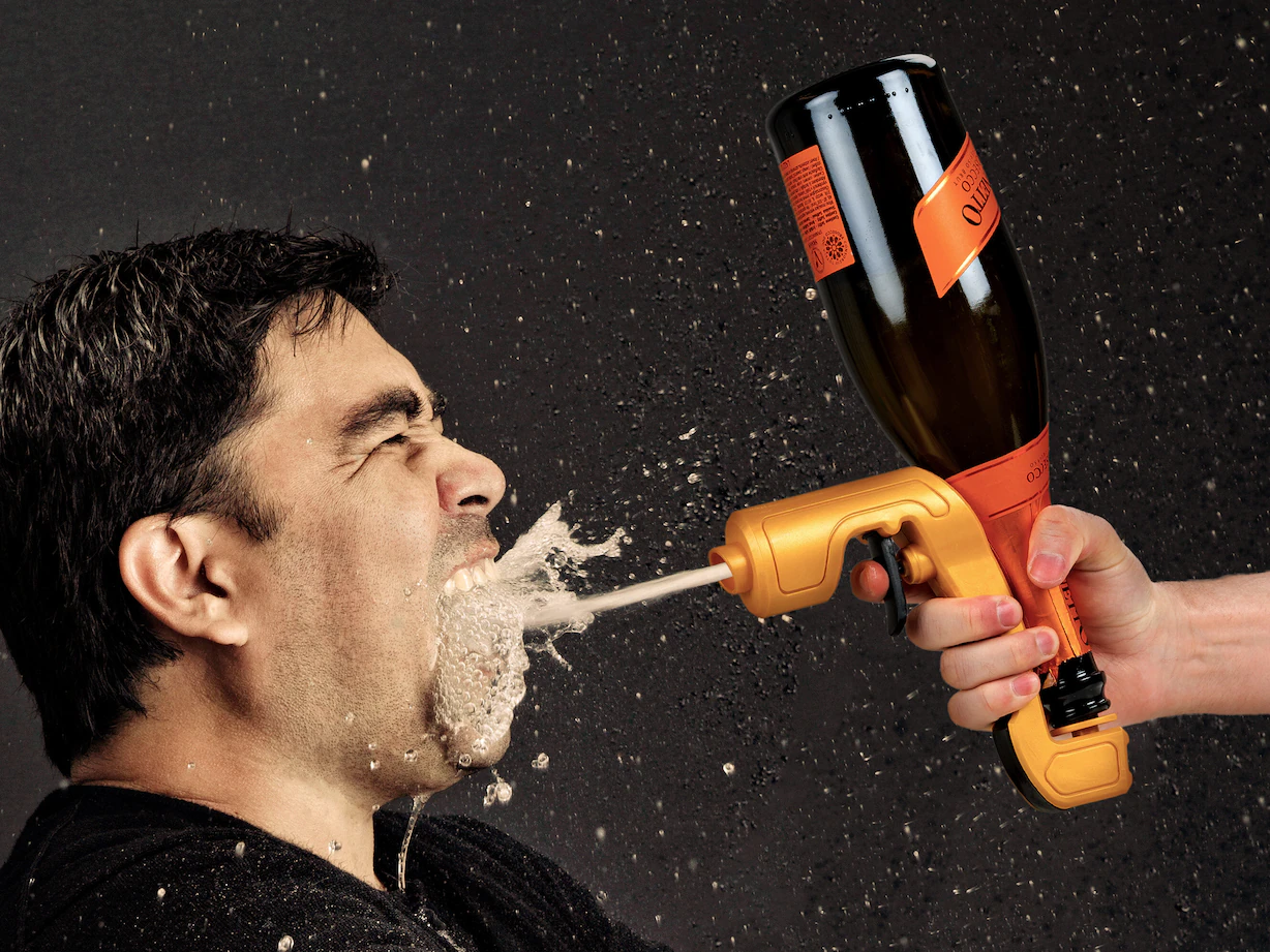 Julklappsspelet: Champagnepistol