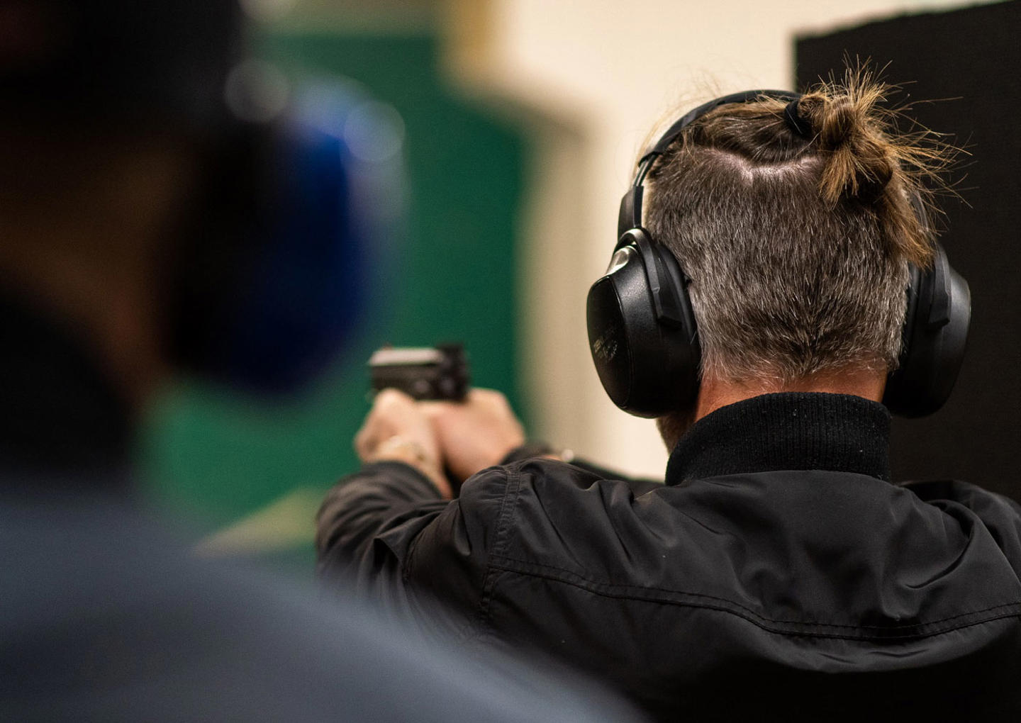 Julklappar till honom: Pistolskytte